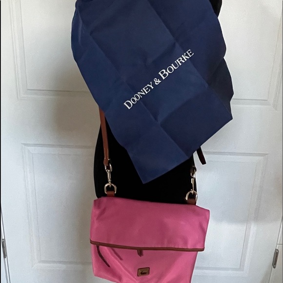 Authentic Nylon Dooney & Bourke Crossbody Bag - Picture 3 of 11